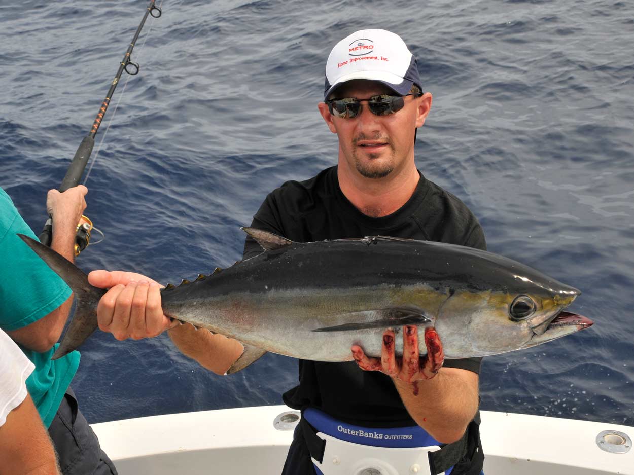 Greg with the biggest tuna of the day.....it was his birthday!